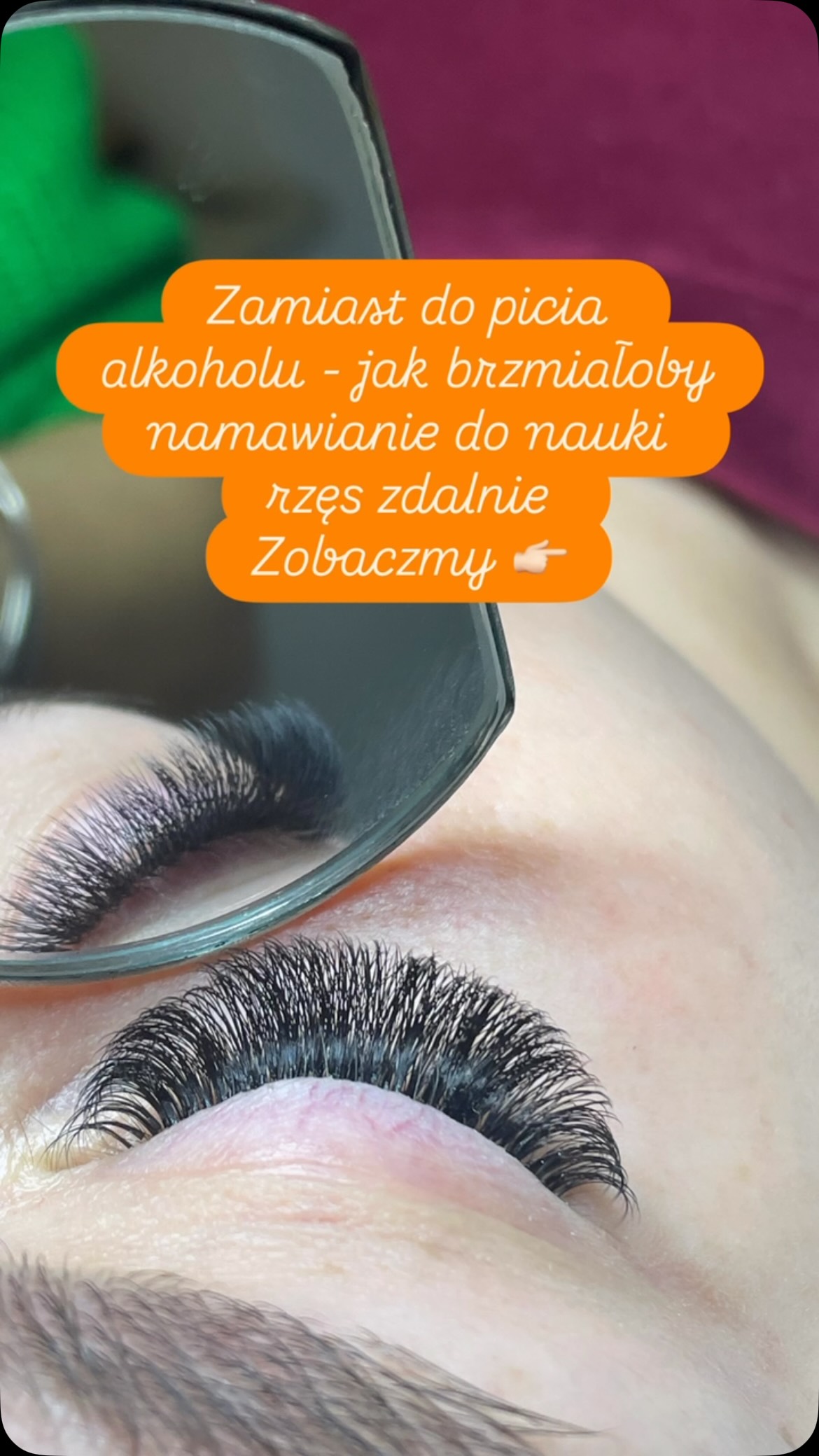 To co, jeszcze jedno szkolonko?😏  I to nie byle jakie🙌🏻
Bo jeśli dziś:
❌stylizacje Ci nie wychodzą 
❌testujesz kolejny klej i wciąż jest coś nie tak 
❌rzędy Cię przerażają 
❌kierunki raz wychodzą raz nie 
❌kępki wciąż sprawiają problem  Wciąż masz pytania, wciąż coś nie wychodzi, wciąż coś robisz źle 😭
To nie Twoja wina. To kwestia źle wytłumaczonej pracy. Po prostu parę godzin na szkoleniu to za mało. W dodatku większość już dawno z głowy wyparowała. 
Dlatego mam na to rozwiązanie 🤌🏻  „Stylizacja rzęs w pigułce” to kurs online który zawiera wszystkiego to co szkolenie stacjonarne. Wraz z pokazem całej stylizacji w metodzie 1:1 z wet look oraz lekkich objętości 🙌🏻 A to wszystko jest z dostępem bez ograniczeń czasowych  Skomentuj rolkę „stylizacja rzęs” a wyślę Ci szczegóły 🙌🏻  #rzęsy #stylistkarzes #rzęsy2d #szkolenierzesyonline #kurs